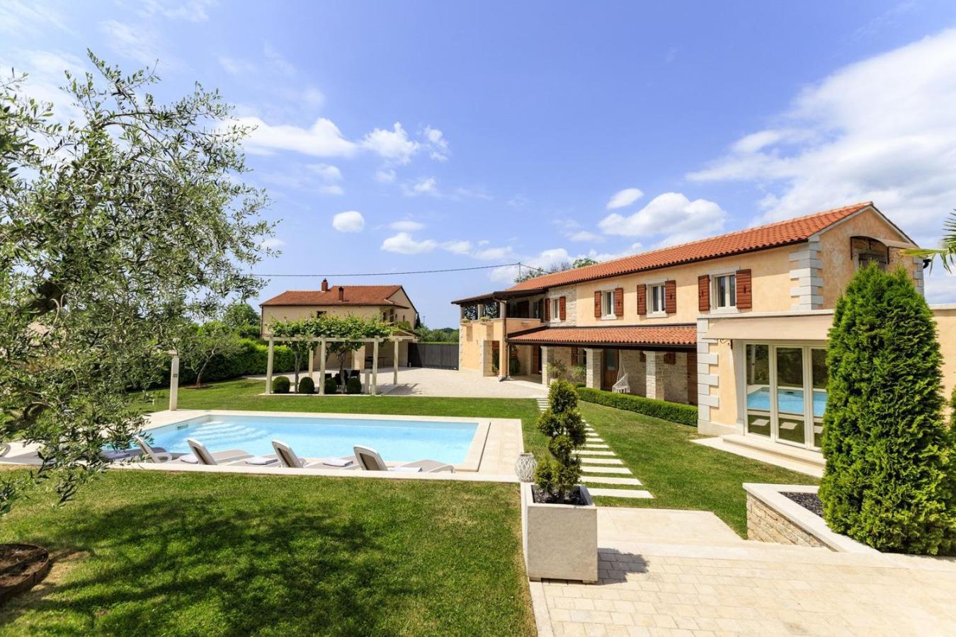 Villa Viscum In Central Istria For 8 Persons With Large Garden - Pet Friendly Pazin Exteriör bild