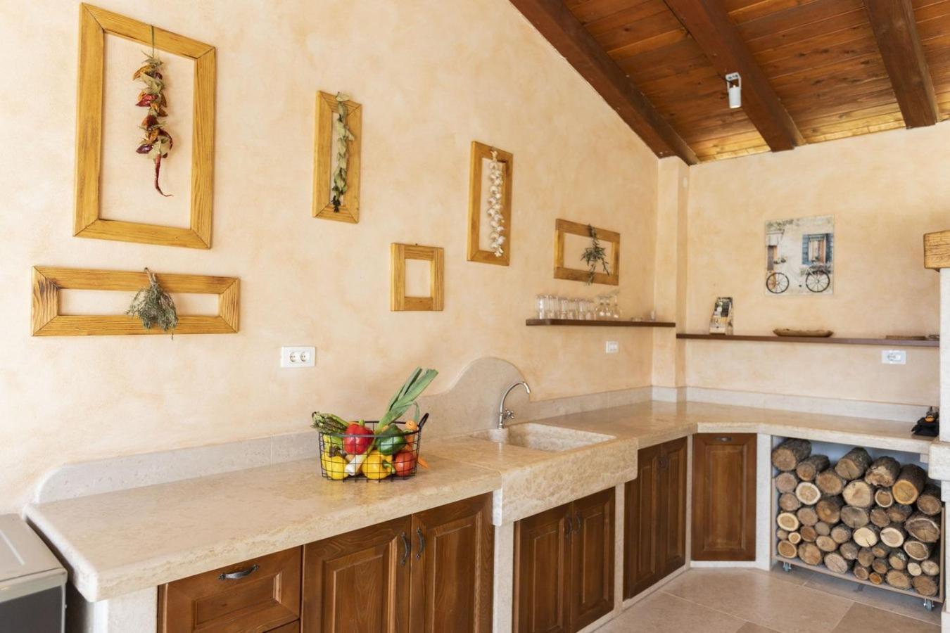Villa Viscum In Central Istria For 8 Persons With Large Garden - Pet Friendly Pazin Exteriör bild