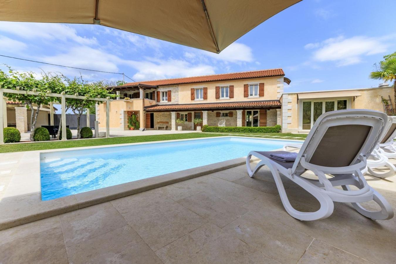 Villa Viscum In Central Istria For 8 Persons With Large Garden - Pet Friendly Pazin Exteriör bild