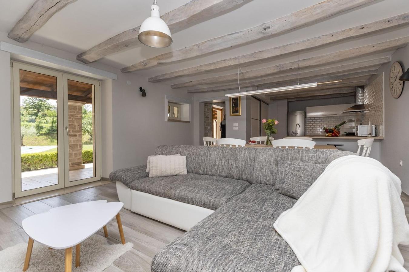 Villa Viscum In Central Istria For 8 Persons With Large Garden - Pet Friendly Pazin Exteriör bild