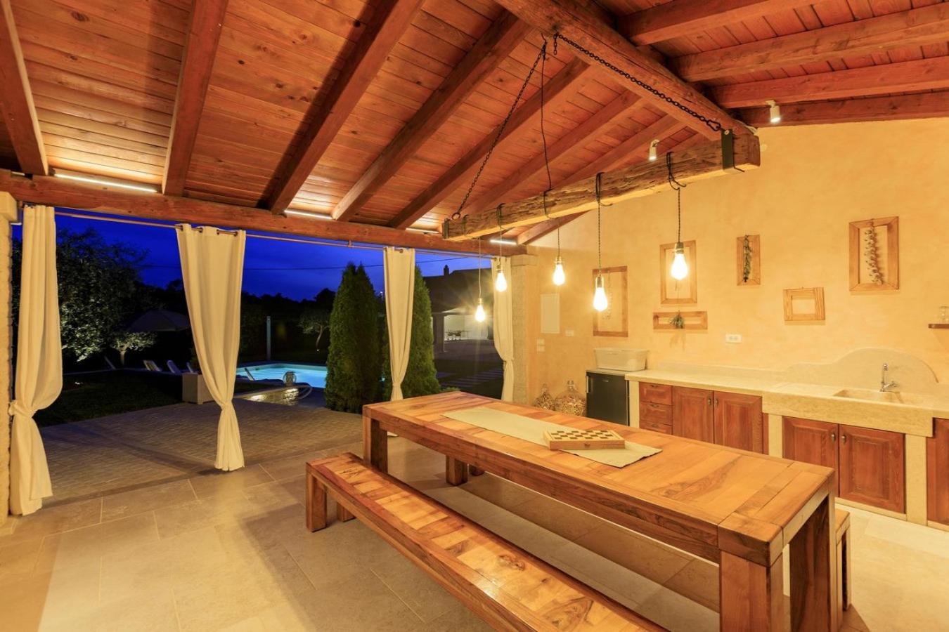 Villa Viscum In Central Istria For 8 Persons With Large Garden - Pet Friendly Pazin Exteriör bild