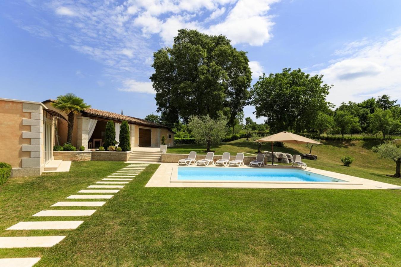 Villa Viscum In Central Istria For 8 Persons With Large Garden - Pet Friendly Pazin Exteriör bild