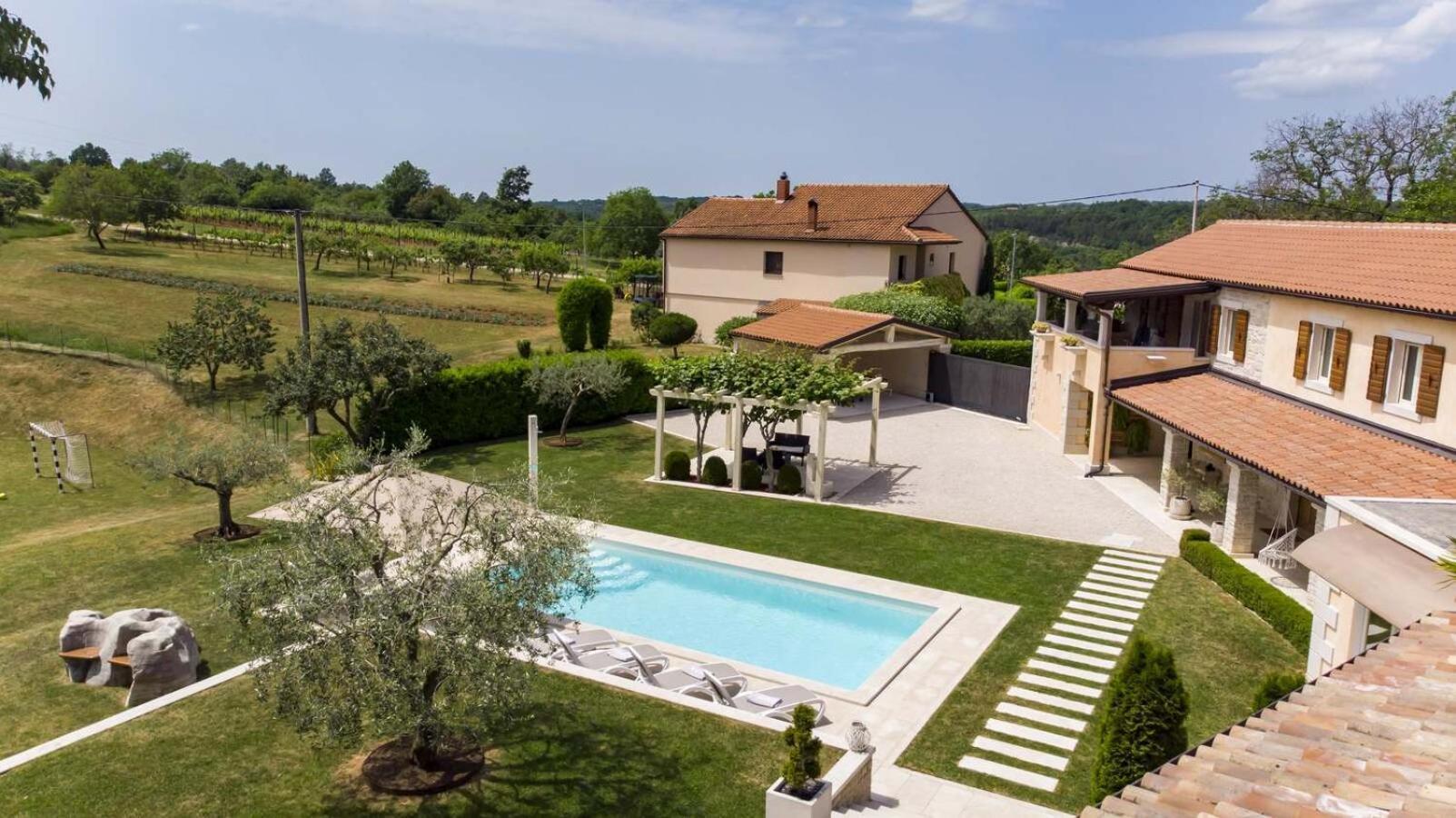 Villa Viscum In Central Istria For 8 Persons With Large Garden - Pet Friendly Pazin Exteriör bild