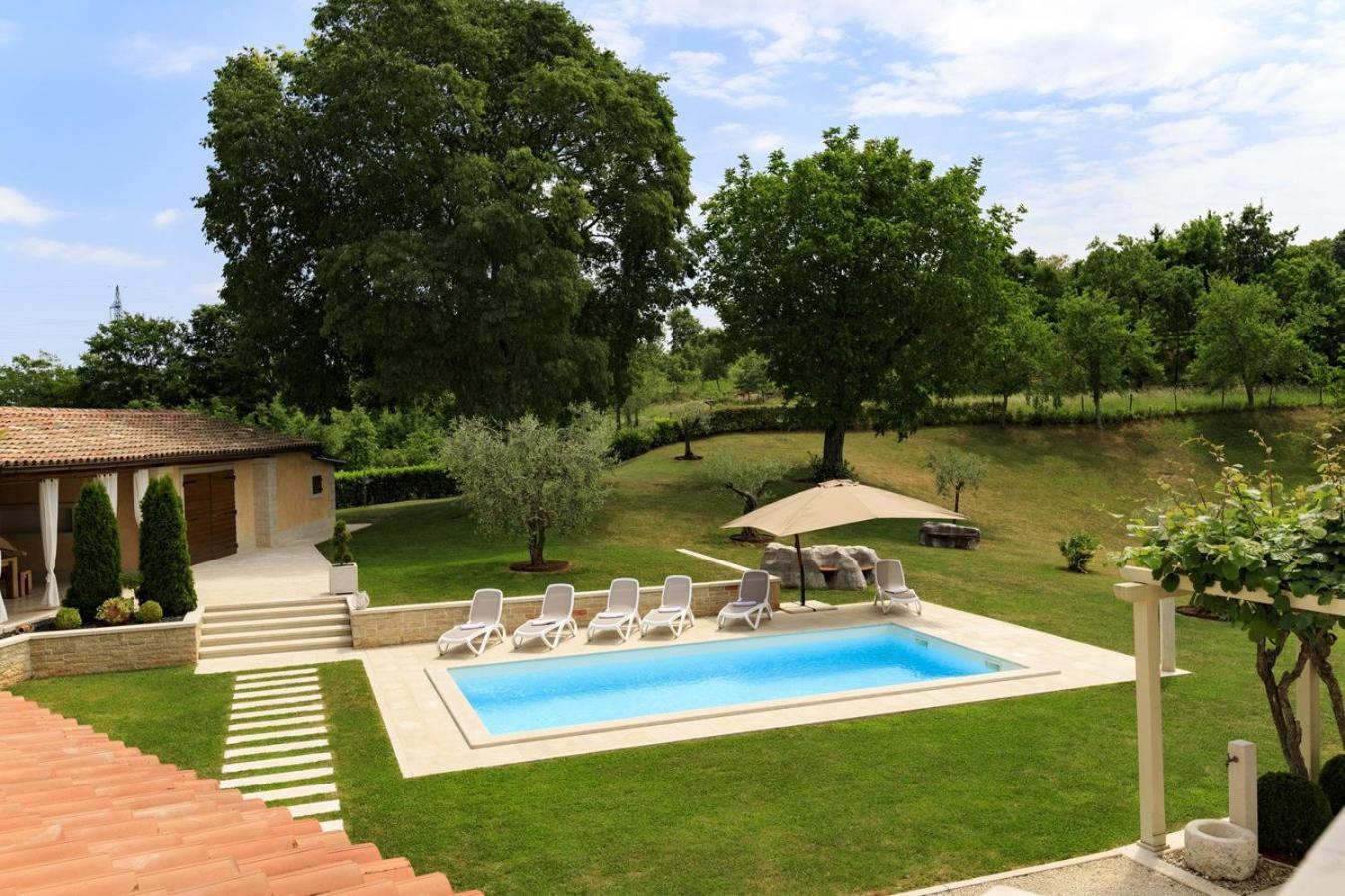 Villa Viscum In Central Istria For 8 Persons With Large Garden - Pet Friendly Pazin Exteriör bild